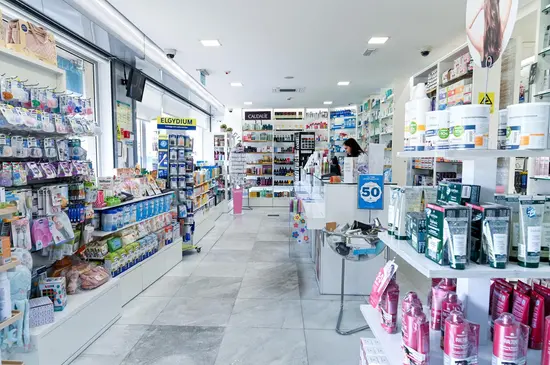 Cruz & Reis: Farmácia Falcão