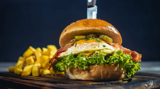 Mister Perrito & Doña Burger