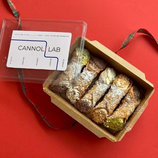 Cannoli Discovery Box