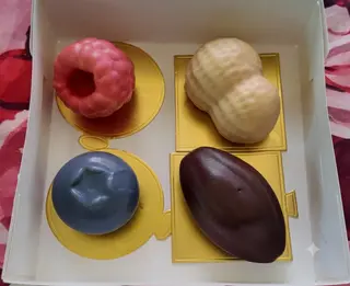 Кутия с 4бр мусови десерта- малина, боровинка, какао и фъстък