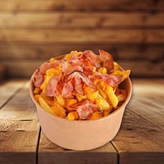 Пресни пържени картофи с чедър и бекон