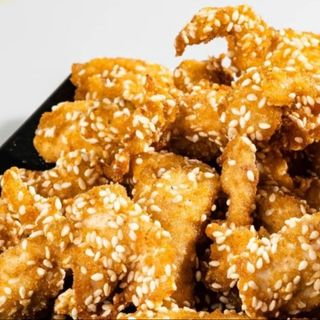 Пилешки хапки със сусам