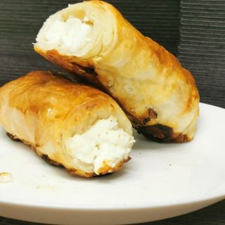 Баница на хапки с краве сирене и краве масло