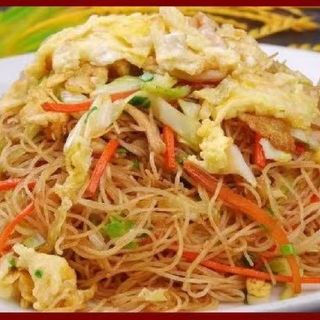 Fideos de arros fritos con vegetables