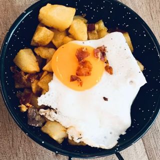 Huevos rotos con jamón