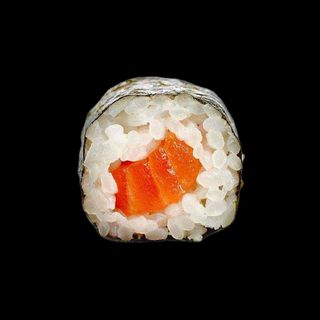 42.Maki de salmón 8 pzs.