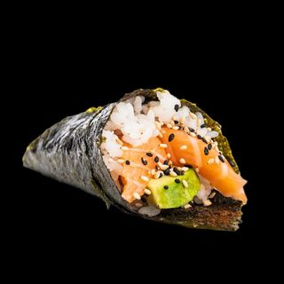 37.Temaki spicy de salmón 1 pz.