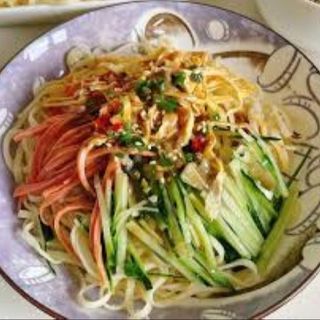 鸡丝凉面 fideos fríos