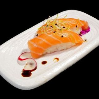 Nigiri salmón