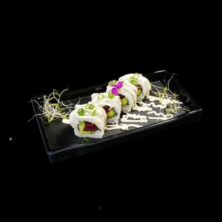 Atún y aguacate cubierto de mostaza（wasabi）