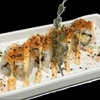Uramaki y pollo cubierto de picante