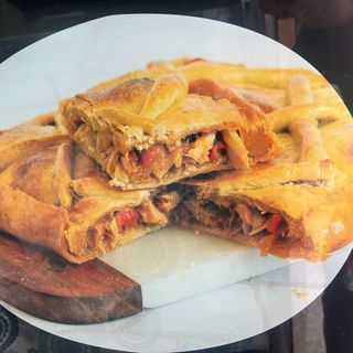 1/2  Ración De Empanada Casera De Pollo