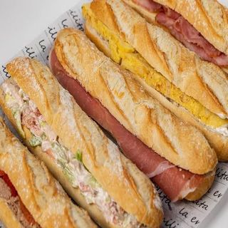 Bocadillo De Salchichón