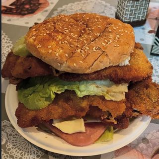 Sandwich De Milanesa De Ternera Completa