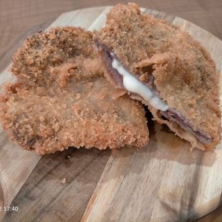 Cachopo De Ternera Con Cecina Y Queso Cabrales