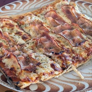 Pizza Jamón Y Bacón