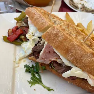 Chivito al pan