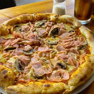 Pizza De La Casa 40 Cm.