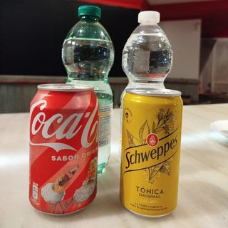 Agua Natural Con Gas