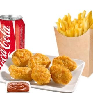 Menú Nuggets + Patatas + Bebida