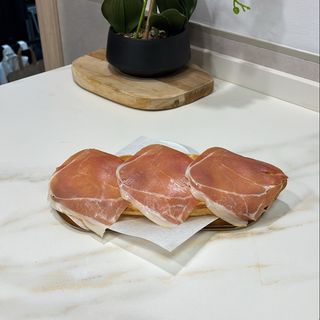 JAMÓN