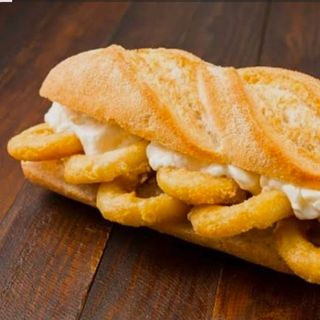 Calamarazo XL – Calamares Frescos con Alioli