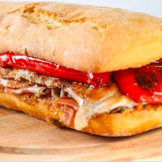 Valencianito XL – Longaniza Premium con Pimientos Asados