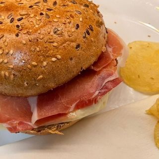 Tostadas De Pan Integral Con Tomate