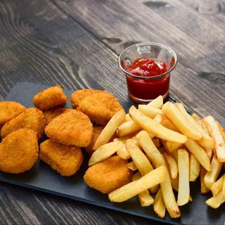 Nuggets De Pollo (6 Uds.) Con Patatas