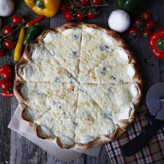 Pizza 4 Quesos (32 Cm.)