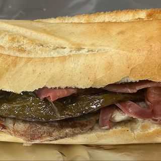 Bocadillo Serranito Lomo 