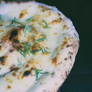 Focaccia al rosmarino e sale marino 