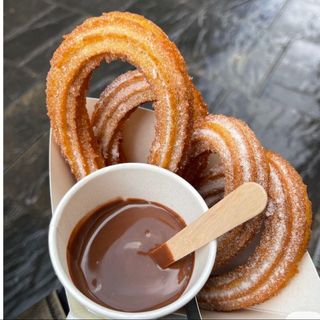 Churros Y Chocolate