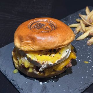 MENÚ GOAT TRUFFLE TRIPLE