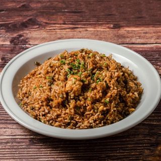 Arroz frito con huevo y verdura