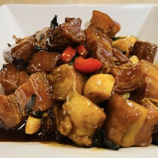 Panceta estofada con zisu