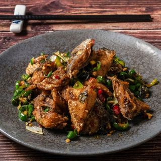 Dorada salteada con pimiento y zisu