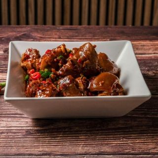 Manitas de cerdo estofadas