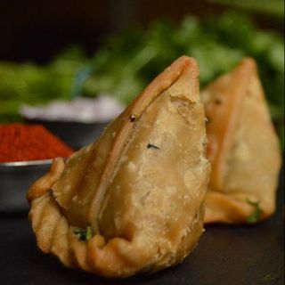 Keema Samosa 2 Pcs.