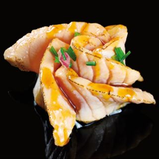 223. Flor de salmón flameado (8 pzs.)