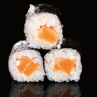 60. Maki de salmón (8 pzs.)