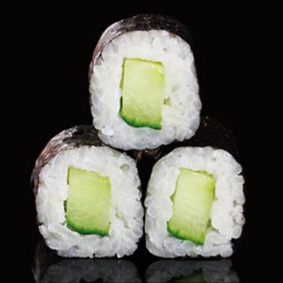 64. Maki de pepino (8 pzs.)