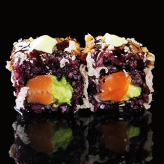 91. Rollo de salmón negro (8 pzs.)