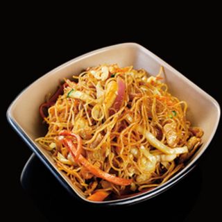 31. Fideo de arroz frito con pollo