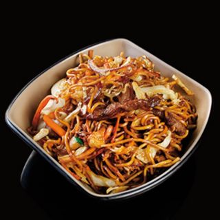 32. Yakisoba de ternera