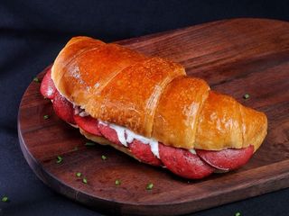 Croissant De Salami Y Queso