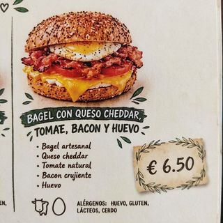 Bagel Con Tomate