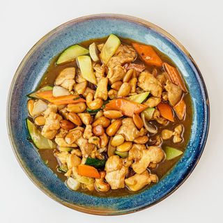 Pollo Con Almendras
