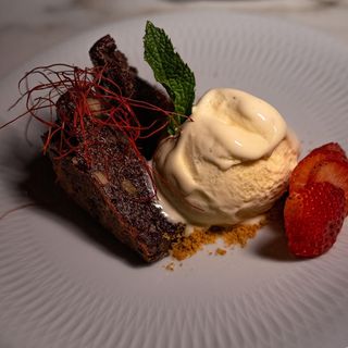 Brownie Con Helado (1 Bola)