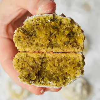 Pistachio Amaretti